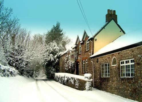 Clutton The Hunters Rest Inn מראה חיצוני תמונה